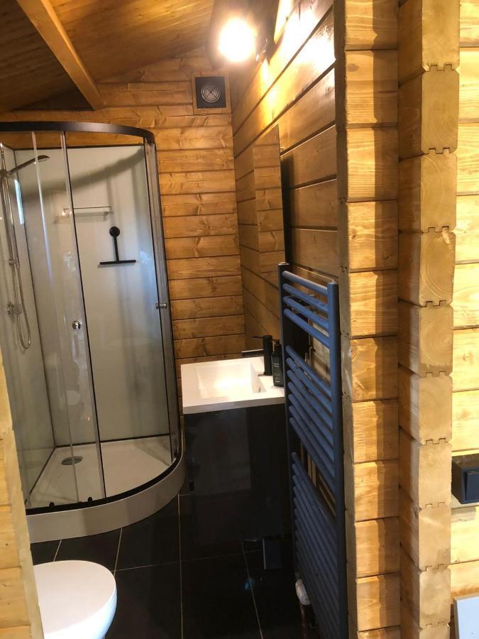 Вилла 3 Slaapkamer Blokhut Met Opgemaakte Bedden Пюттен Экстерьер фото